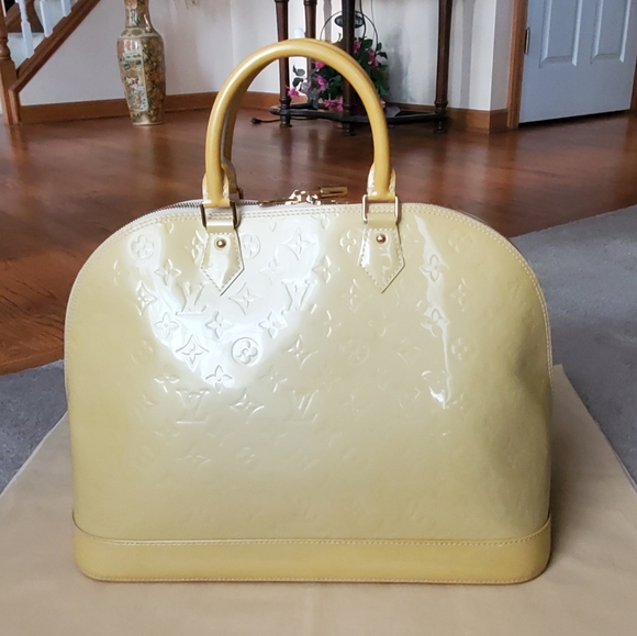 Louis Vuitton Alma GM Blanc Corail Vernis - Picture 3 of 16